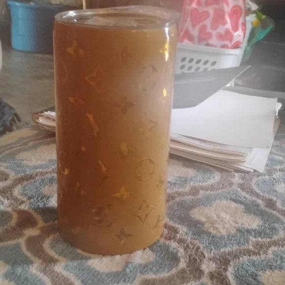 Clear Louis Vuitton Tumbler with Lid - Picture 4 of 4